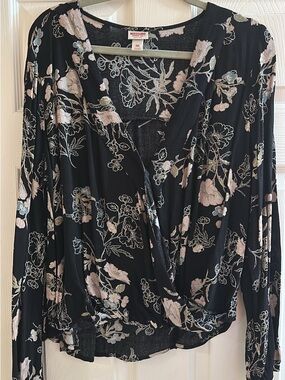 Mossimo Supply Co. Black Top with Blush Floral Print